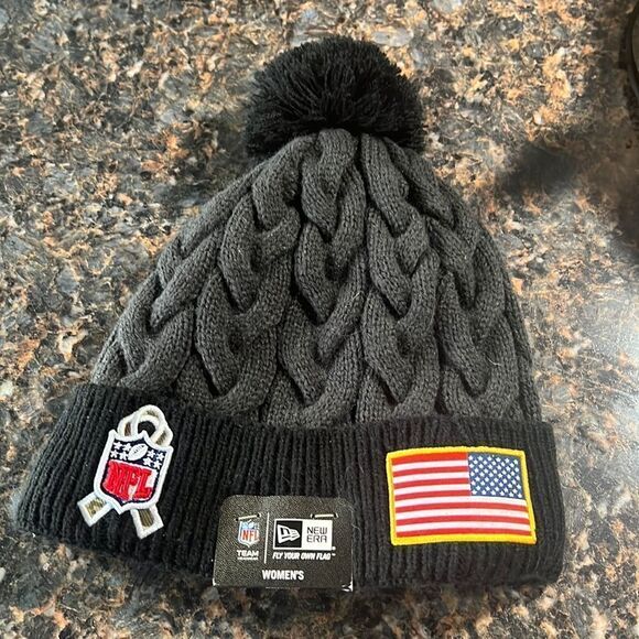 NFL.   NEW ERA WOMEN’S  new BEANIE. - Picture 1 of 7